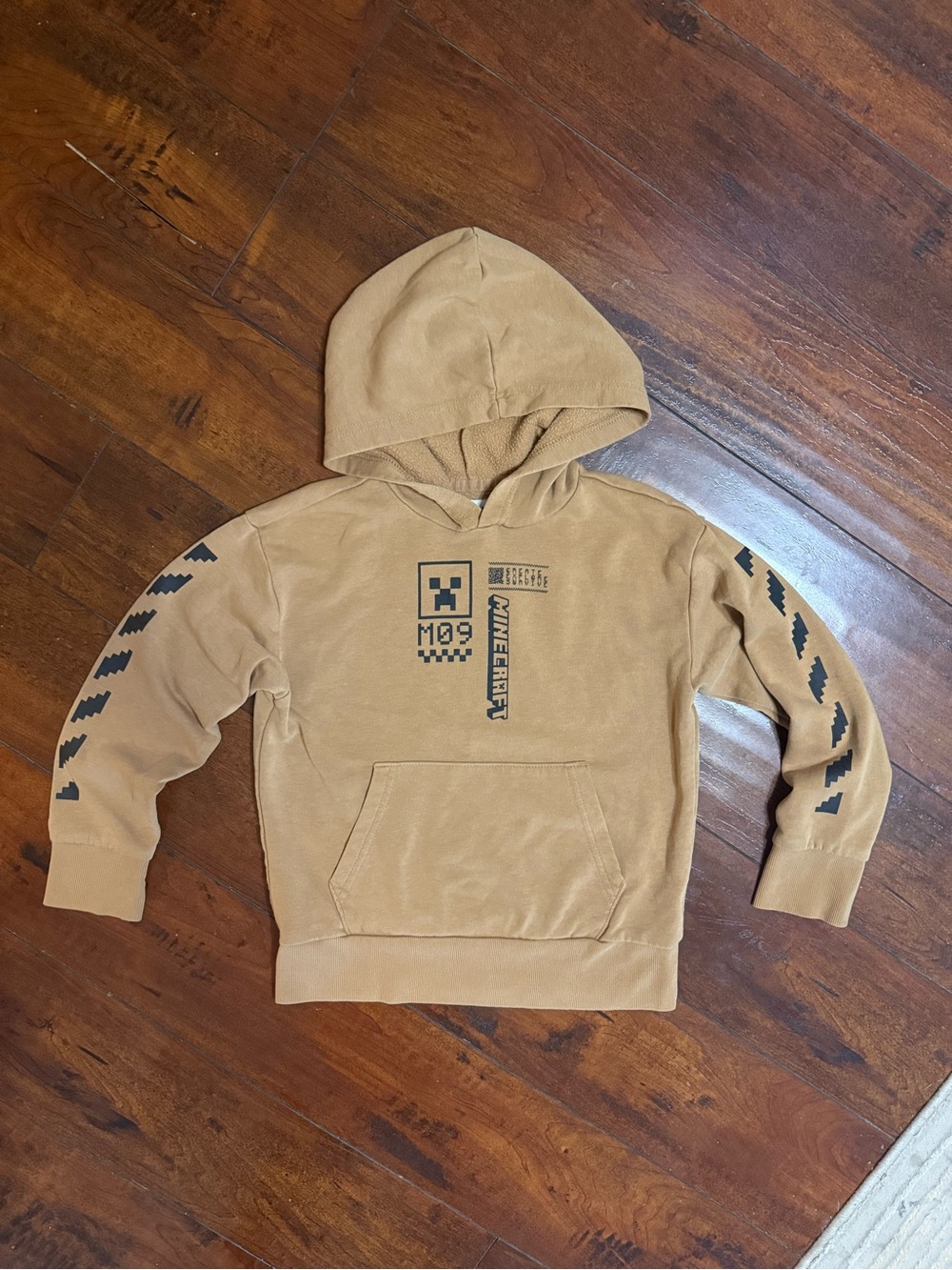 Boys Old Navy Minecraft Hoodie Size M